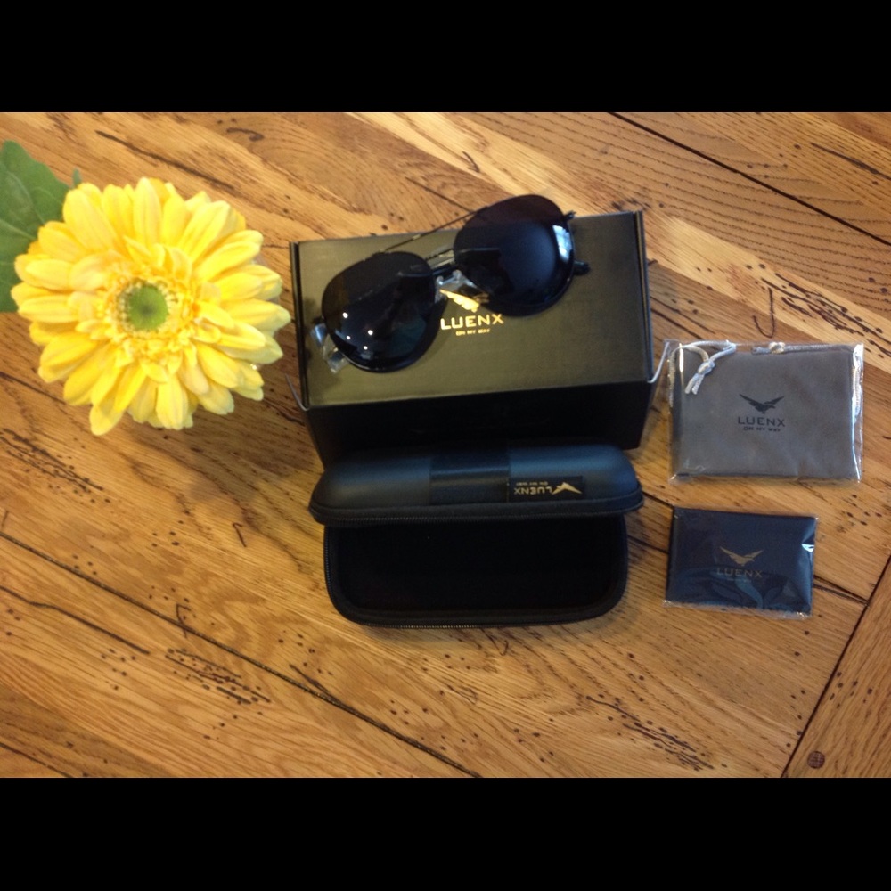 NWT Luenx Aviator Sunglasses.